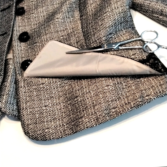 TAHARI Arthur S. Levine 2 piece skirt suit, size 12P - Picture 9 of 16